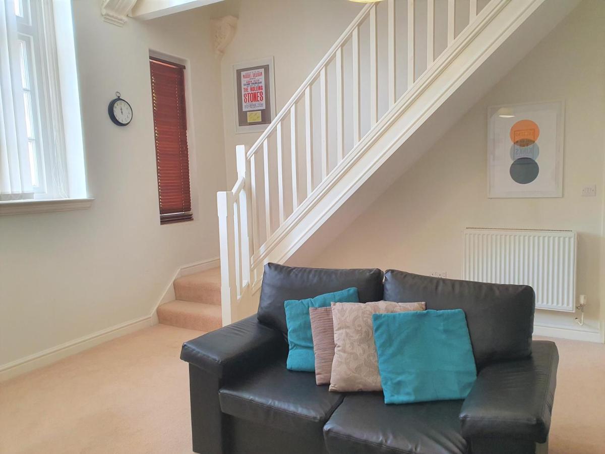 Central Apartments - Spacious 2 Beds Swindon Exterior foto
