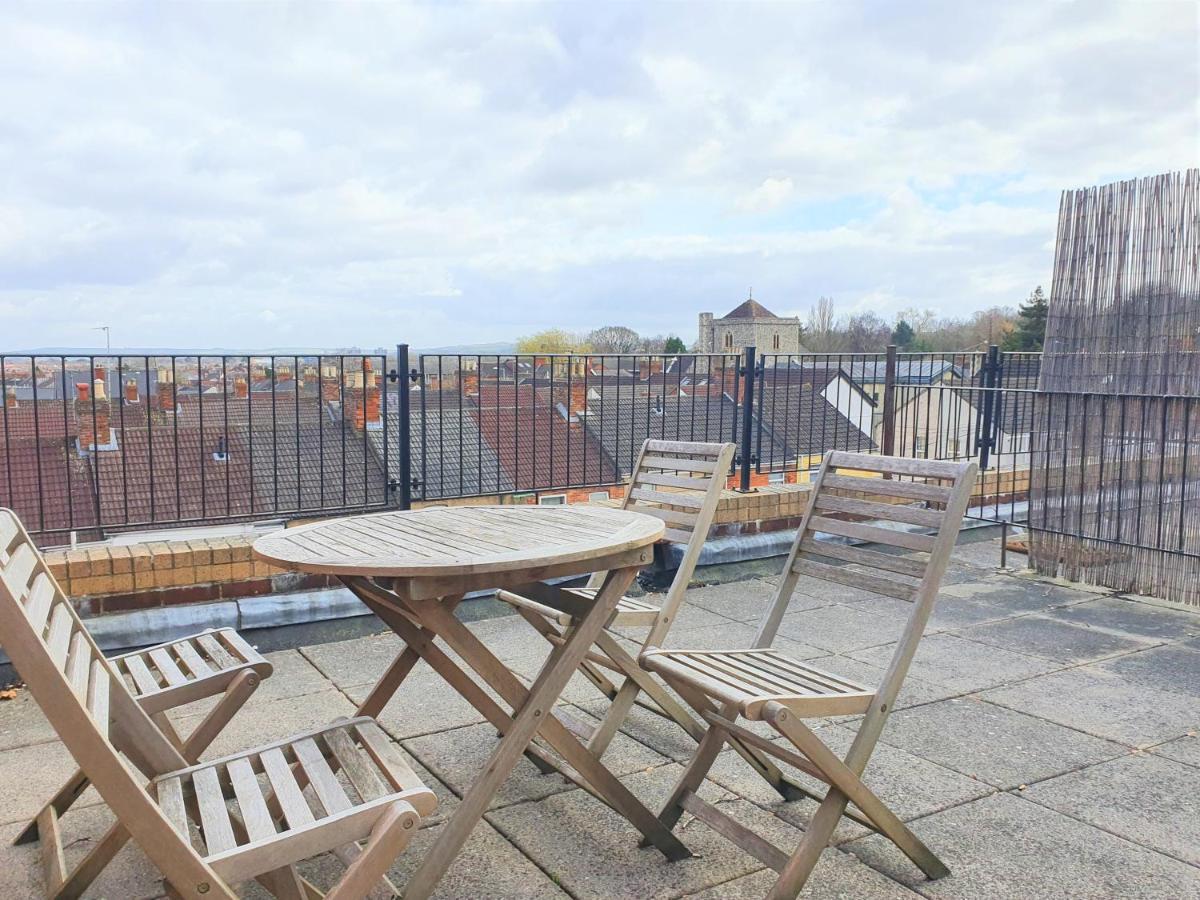 Central Apartments - Spacious 2 Beds Swindon Exterior foto